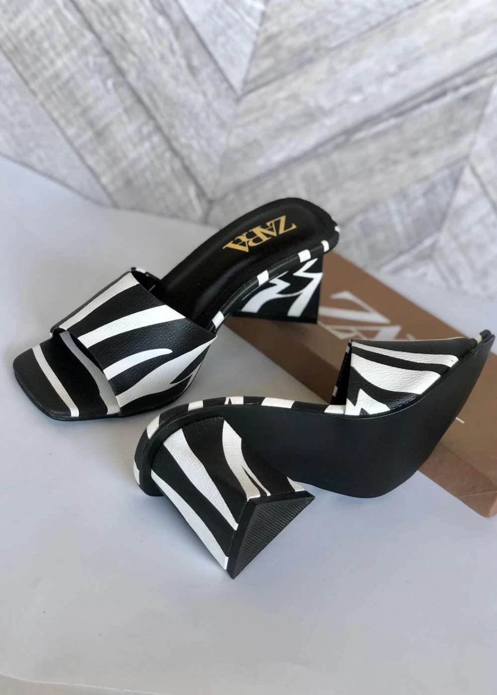 ZARA TRAINAGLE HEEL SANDAL